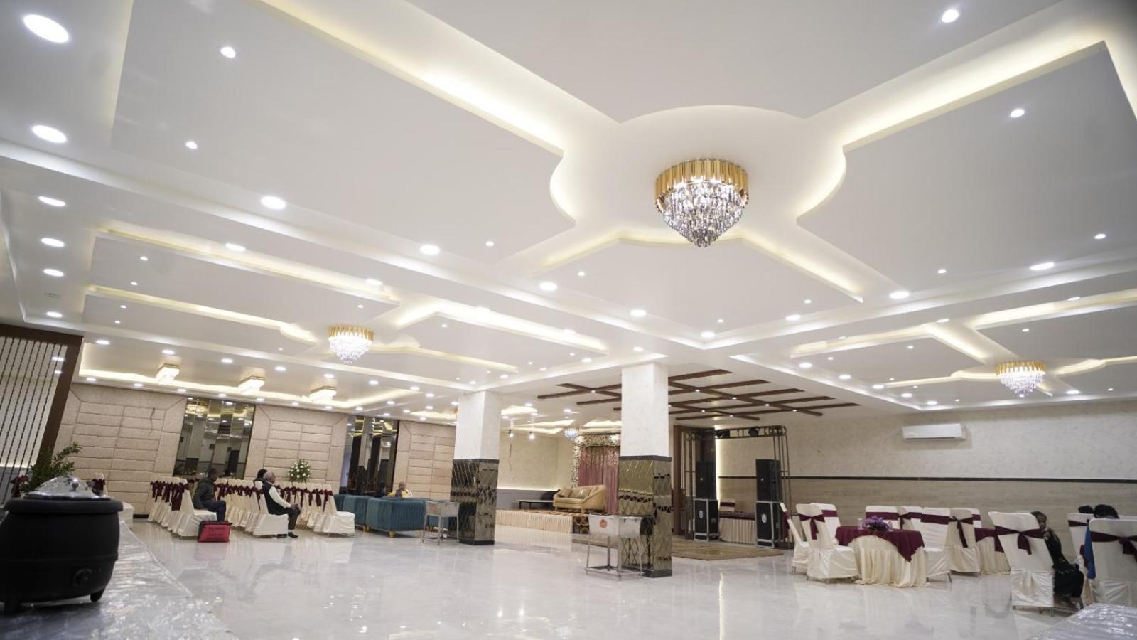 The Imperial Hotel And Convention Centre Kanpur Exterior foto